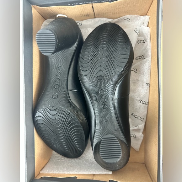 Ecco Sculptured 75 Sexy Black Leather Closed Toe Embossed Heel EU 41 US1… - Picture 11 of 12